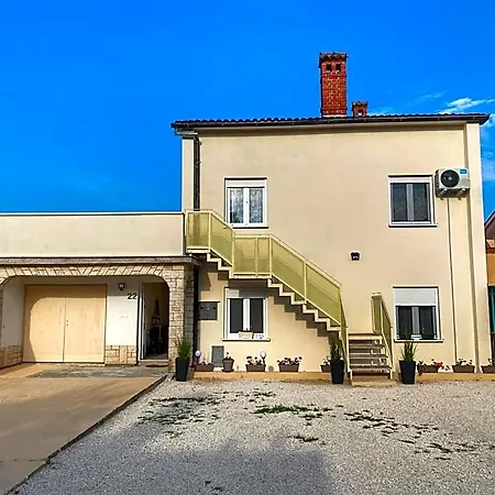 Jozephine 4* Pula