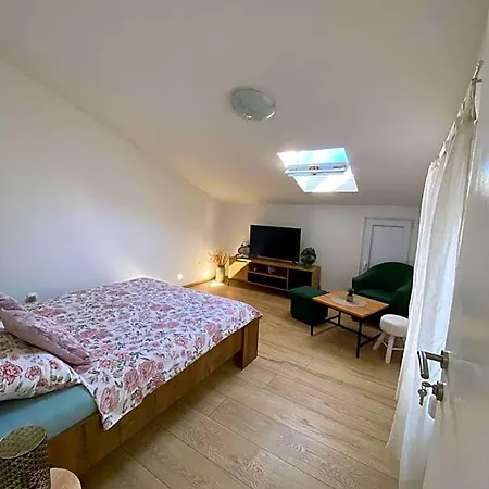 Jozephine 4* Pula